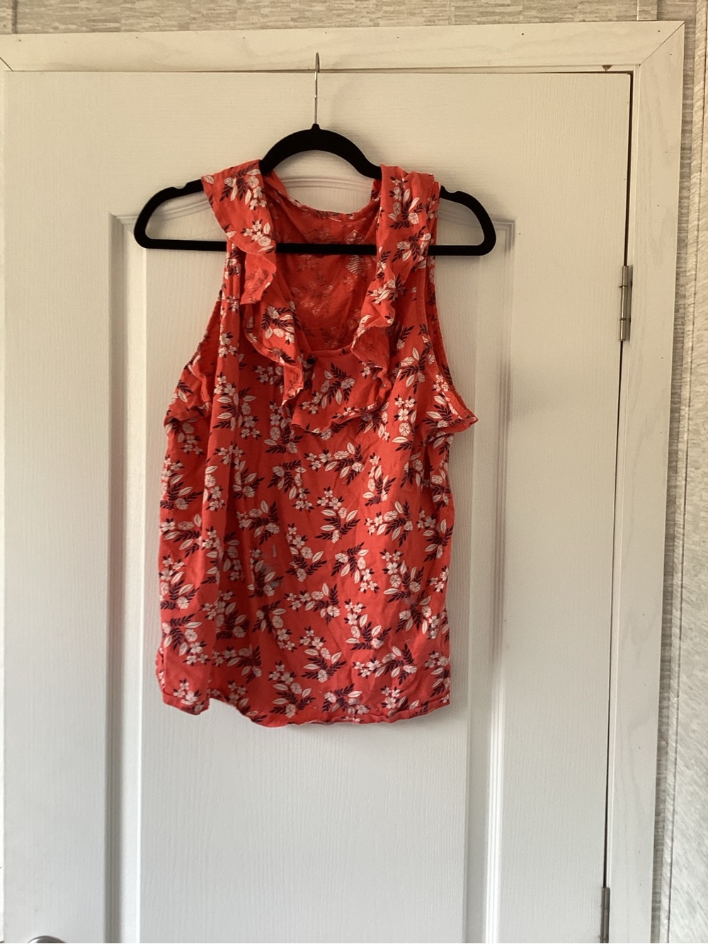St. John's Bay Coral Floral Ruffle Neck Sleeveless Blouse 2XL EUC